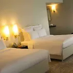 Renaissance Hotel 4*