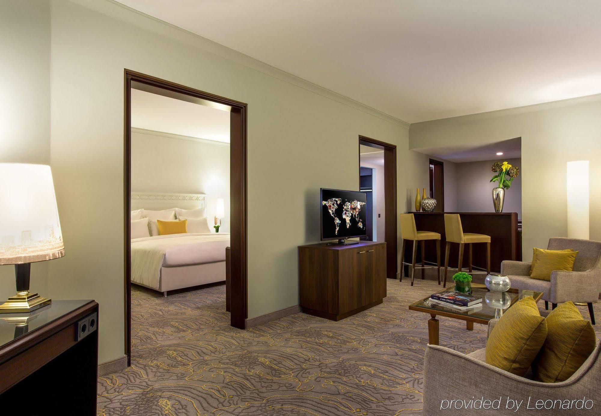 Renaissance 4* Dusseldorf