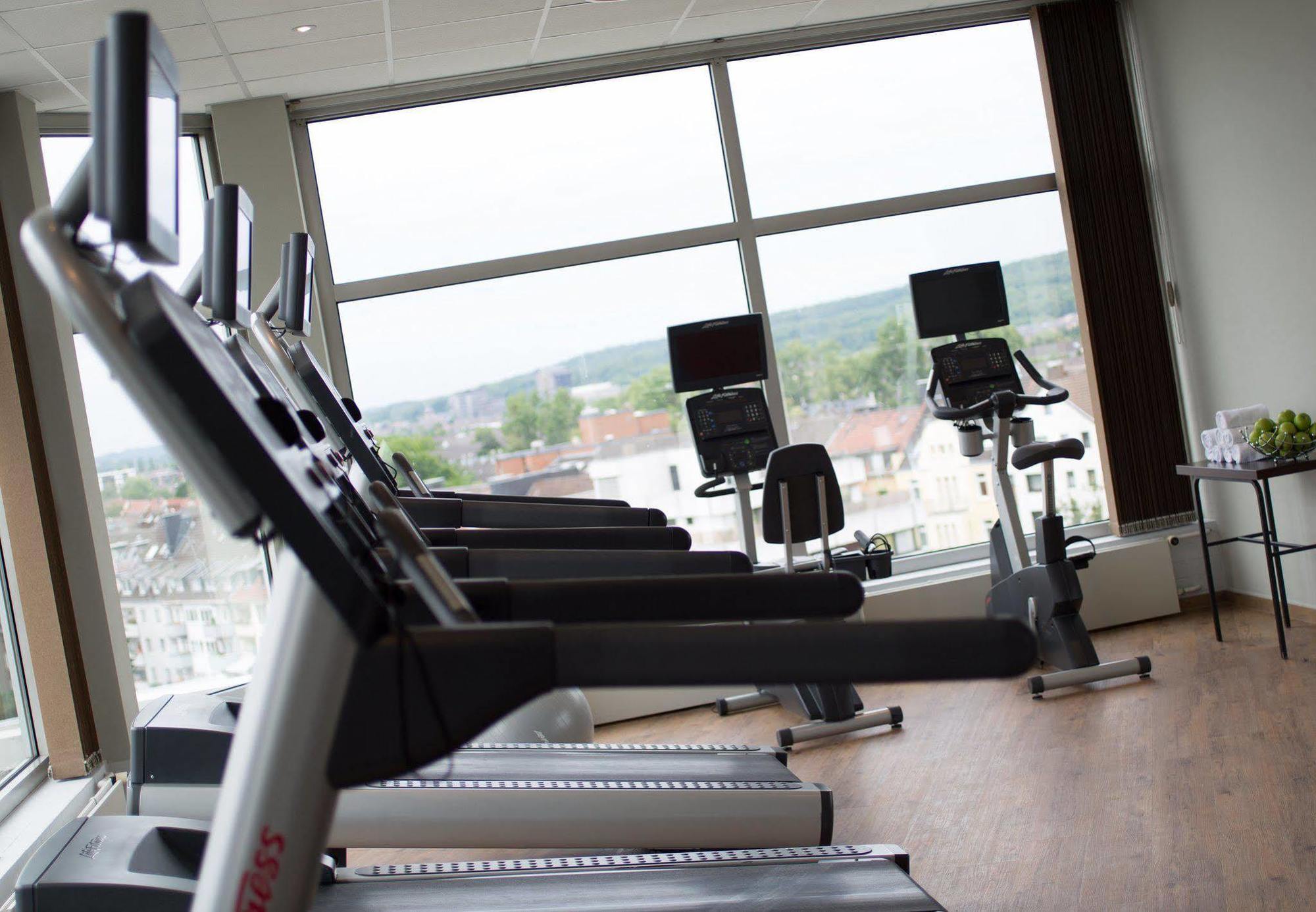 Renaissance Hotel 4*